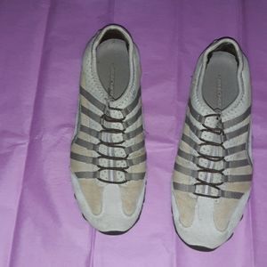 Ladies skechers slip in shoe